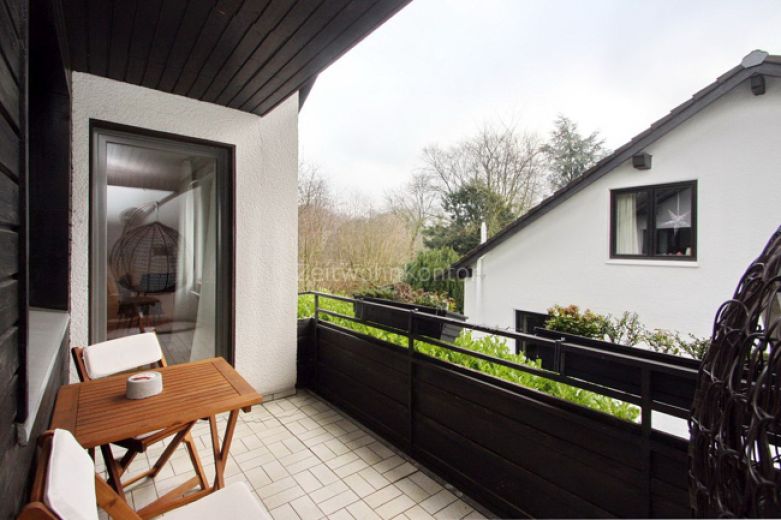 Schickes Apartment in ruhiger, guter Lage N&auml;he Ruhrufer, WLAN aktiv, mit Balkon / Chic apartment in a quiet, good location near the Ruhrufer, WiFi active, with balcony