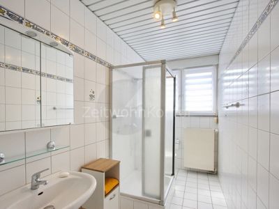 Ruhig und gr&uuml;n, gut angebunden, WLAN aktiv, PKW-Stellplatz und  Balkon!  M&uuml;lheim Grenze Essen am Naturschutzgebiet
