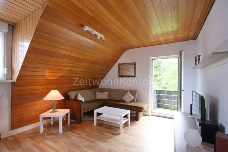 Ruhig und gr&uuml;n, gut angebunden, WLAN aktiv, PKW-Stellplatz und  Balkon!  M&uuml;lheim Grenze Essen am Naturschutzgebiet