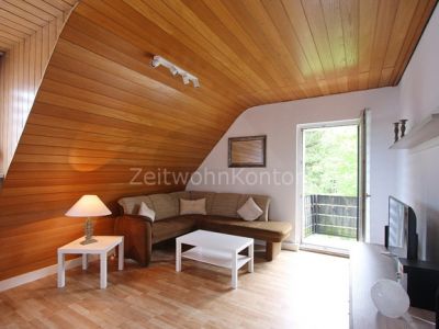 Ruhig und gr&uuml;n, gut angebunden, WLAN aktiv, PKW-Stellplatz und  Balkon!  M&uuml;lheim Grenze Essen am Naturschutzgebiet