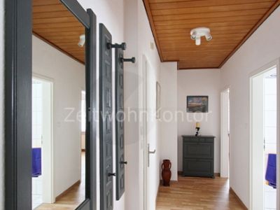 Ruhig und gr&uuml;n, gut angebunden, WLAN aktiv, PKW-Stellplatz und  Balkon!  M&uuml;lheim Grenze Essen am Naturschutzgebiet