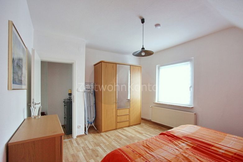 Ruhig und gr&uuml;n, gut angebunden, WLAN aktiv, PKW-Stellplatz und  Balkon!  M&uuml;lheim Grenze Essen am Naturschutzgebiet