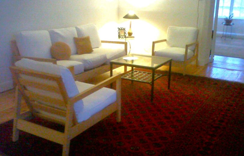 Gro&szlig;z&uuml;gige 4-Zimmer Villenetage / Etage de villa / Four-room upper floor