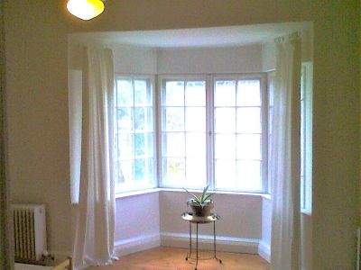 Gro&szlig;z&uuml;gige 4-Zimmer Villenetage / Etage de villa / Four-room upper floor