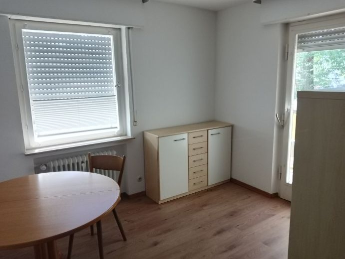 Sch&ouml;nes Zimmer mit Balkon nahe Airport Stuttgart