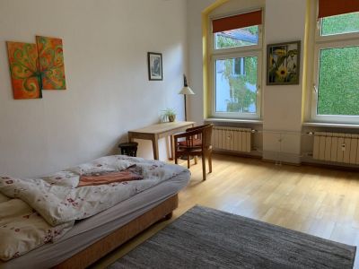 Helle Ein-Zimmer Wohnung in Berlin-Moabit befristet auf 6Monate ab August