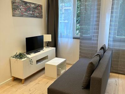 F&uuml;rstenwall: komplett saniertes 2-Zimmer-Apartment