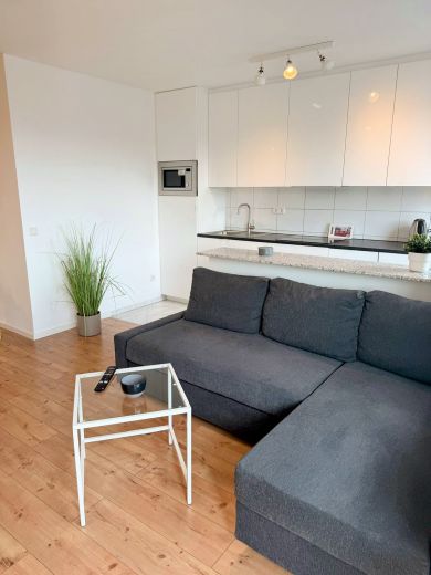 2-Zimmer Wohnung mit Balkon in Parallel-Stra&szlig;e zur K&ouml;nigsallee