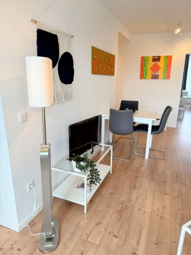 2-Zimmer Wohnung mit Balkon in Parallel-Stra&szlig;e zur K&ouml;nigsallee