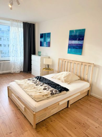 2-Zimmer Wohnung mit Balkon in Parallel-Stra&szlig;e zur K&ouml;nigsallee