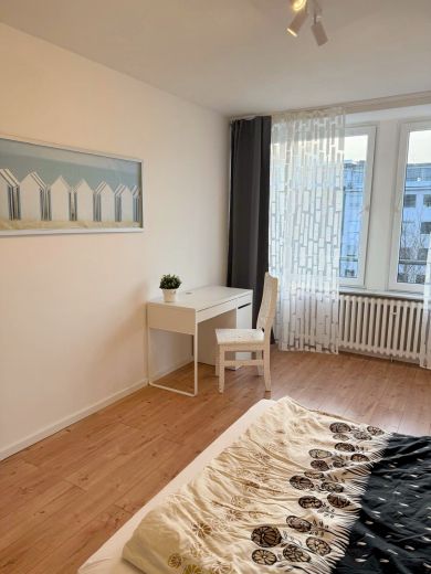 2-Zimmer Wohnung mit Balkon in Parallel-Stra&szlig;e zur K&ouml;nigsallee