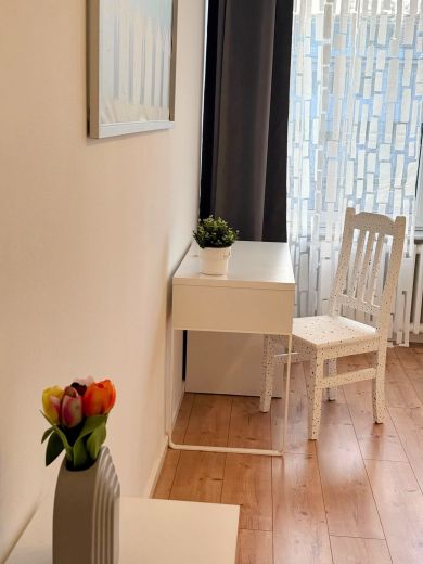 2-Zimmer Wohnung mit Balkon in Parallel-Stra&szlig;e zur K&ouml;nigsallee