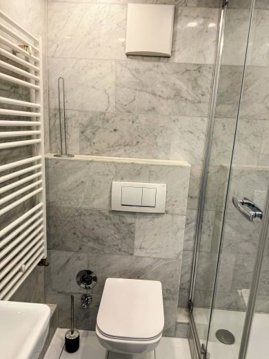 2-Zimmer Wohnung mit Balkon in Parallel-Stra&szlig;e zur K&ouml;nigsallee