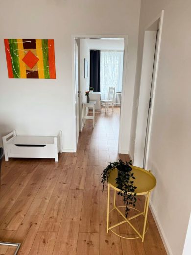 2-Zimmer Wohnung mit Balkon in Parallel-Stra&szlig;e zur K&ouml;nigsallee