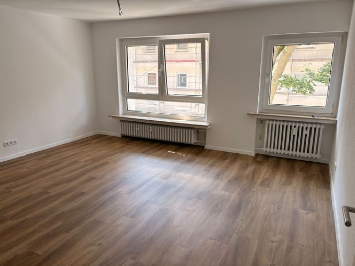 R&uuml;ttenscheider Stern! Sonnige 3 Zimmer Wohnung mit Balkon und Loggia - frisch renoviert -