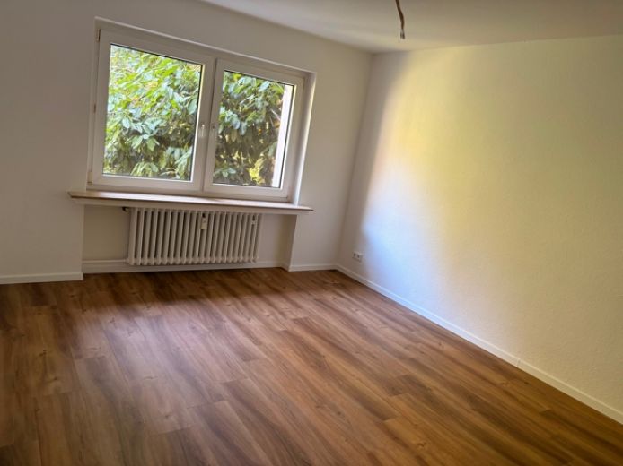 R&uuml;ttenscheider Stern! Sonnige 3 Zimmer Wohnung mit Balkon und Loggia - frisch renoviert -