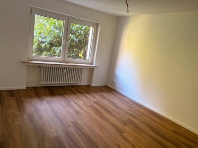 R&uuml;ttenscheider Stern! Sonnige 3 Zimmer Wohnung mit Balkon und Loggia - frisch renoviert -