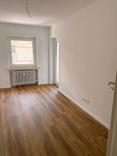 R&uuml;ttenscheider Stern! Sonnige 3 Zimmer Wohnung mit Balkon und Loggia - frisch renoviert -