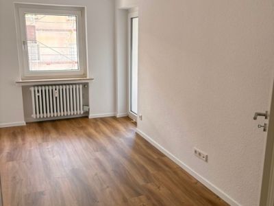 R&uuml;ttenscheider Stern! Sonnige 3 Zimmer Wohnung mit Balkon und Loggia - frisch renoviert -