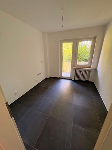 R&uuml;ttenscheider Stern! Sonnige 3 Zimmer Wohnung mit Balkon und Loggia - frisch renoviert -