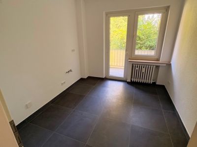 R&uuml;ttenscheider Stern! Sonnige 3 Zimmer Wohnung mit Balkon und Loggia - frisch renoviert -