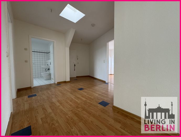 Gem&uuml;tliche Dachgeschosswohnung in Zehlendorf - Befristet!