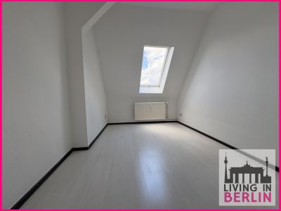 Gem&uuml;tliche Dachgeschosswohnung in Zehlendorf - Befristet!