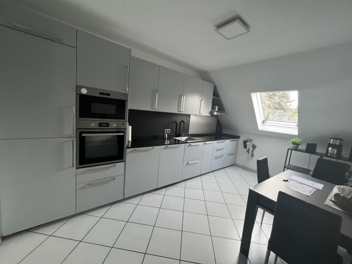 Gro&szlig;z&uuml;giges Wohnen auf Zeit: M&ouml;bliertes 3-Zimmer-Apartment in Bestlage M&uuml;ngersdorf 3- 12 Monate ab sofort