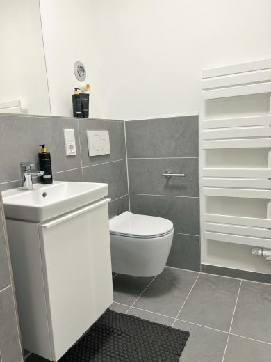 Stilvolles Ambiente, Zentrale Lage: Ihr neues Zuhause in einer luxuri&ouml;s sanierten Wohnung