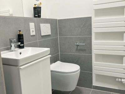 Stilvolles Ambiente, Zentrale Lage: Ihr neues Zuhause in einer luxuri&ouml;s sanierten Wohnung