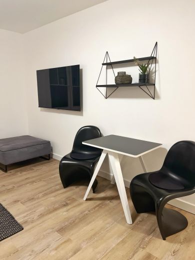 Stilvolles Ambiente, Zentrale Lage: Ihr neues Zuhause in einer luxuri&ouml;s sanierten Wohnung