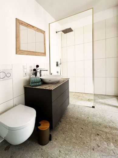 M&ouml;blierte 2-Zimmer-Wohnung mit Dachterrasse in Rosenheim