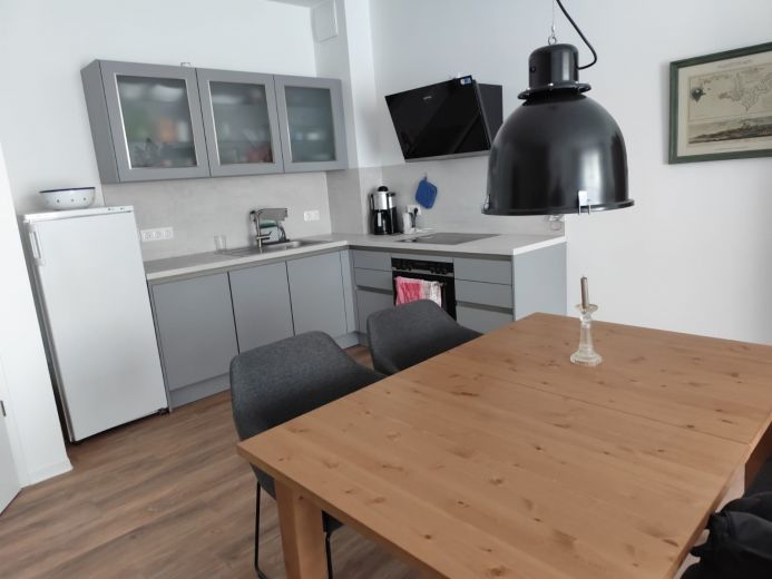 Sch&ouml;ne m&ouml;blierte 2-ZImmerwohnung