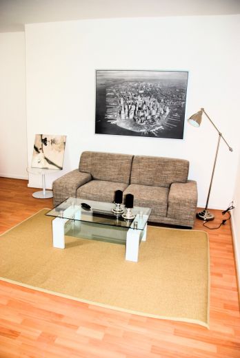 Bilk: stilvolle 2-Zimmer Wohnung mit Terrasse