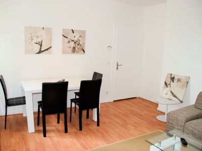 Bilk: stilvolle 2-Zimmer Wohnung mit Terrasse