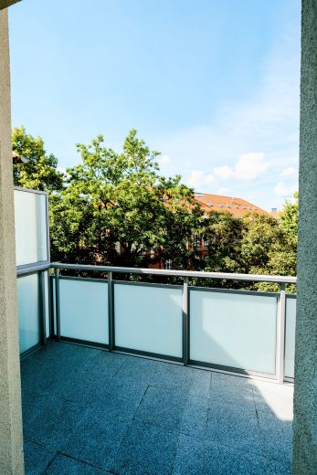 Bilk: stilvolle 2-Zimmer Wohnung mit Terrasse