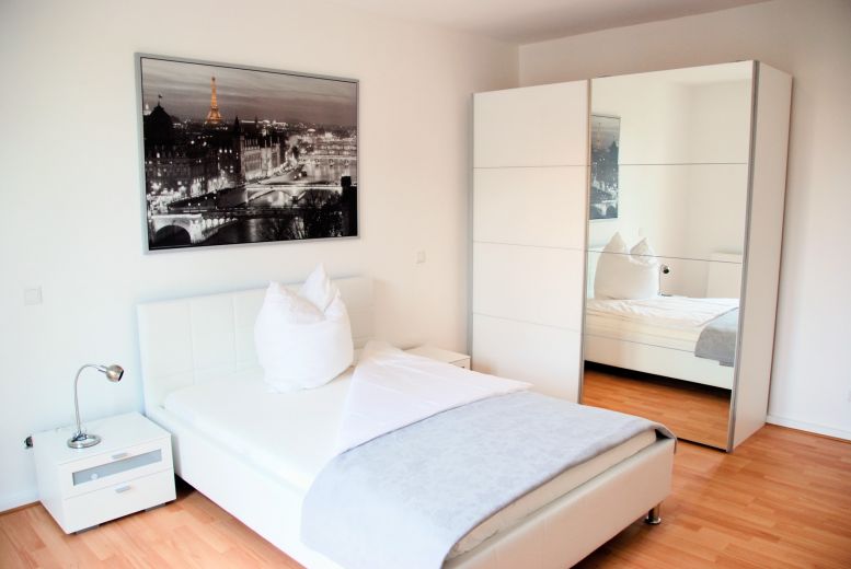 Bilk: stilvolle 2-Zimmer Wohnung mit Terrasse