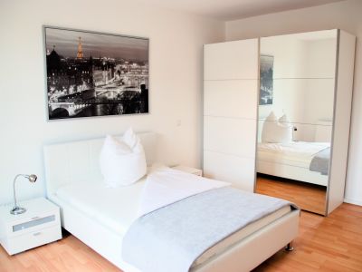 Bilk: stilvolle 2-Zimmer Wohnung mit Terrasse