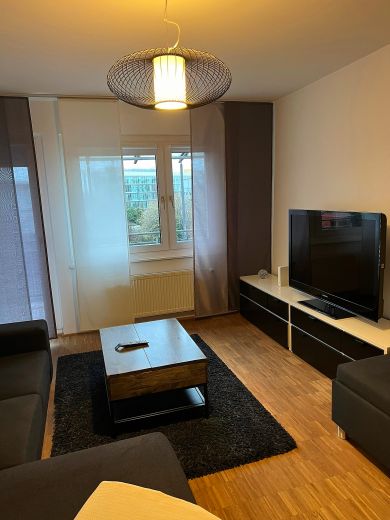 Hafen: moderne 3-Zimmer-Wohnung mit Balkon