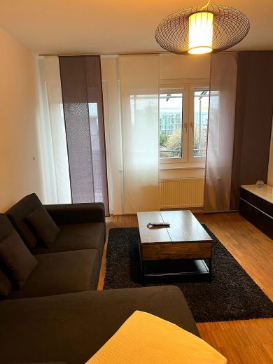Hafen: moderne 3-Zimmer-Wohnung mit Balkon