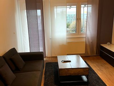 Hafen: moderne 3-Zimmer-Wohnung mit Balkon
