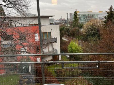 Hafen: moderne 3-Zimmer-Wohnung mit Balkon