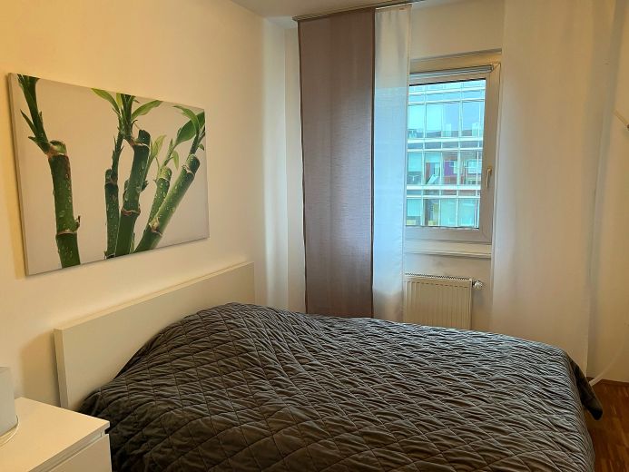 Hafen: moderne 3-Zimmer-Wohnung mit Balkon
