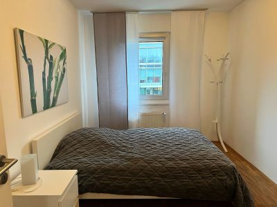 Hafen: moderne 3-Zimmer-Wohnung mit Balkon