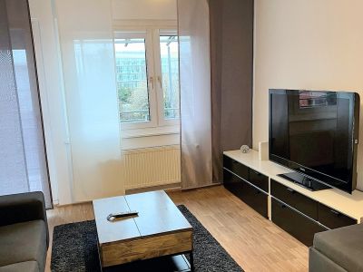 Hafen: moderne 3-Zimmer-Wohnung mit Balkon