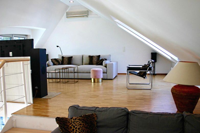 Penthouse-Loft-Wohnung &uuml;ber zwei Ebenen in Toplage von Oberkassel