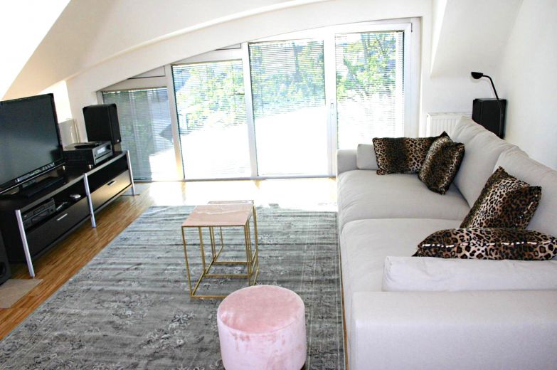 Penthouse-Loft-Wohnung &uuml;ber zwei Ebenen in Toplage von Oberkassel