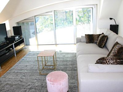 Penthouse-Loft-Wohnung &uuml;ber zwei Ebenen in Toplage von Oberkassel