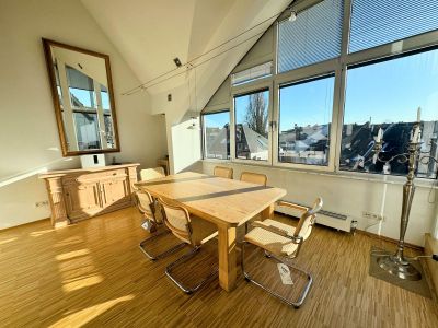 Penthouse-Loft-Wohnung &uuml;ber zwei Ebenen in Toplage von Oberkassel