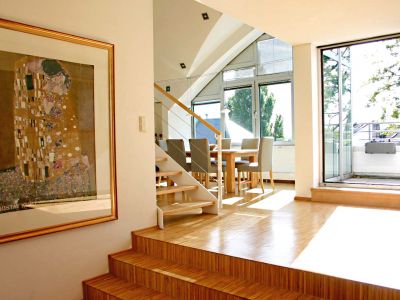 Penthouse-Loft-Wohnung &uuml;ber zwei Ebenen in Toplage von Oberkassel